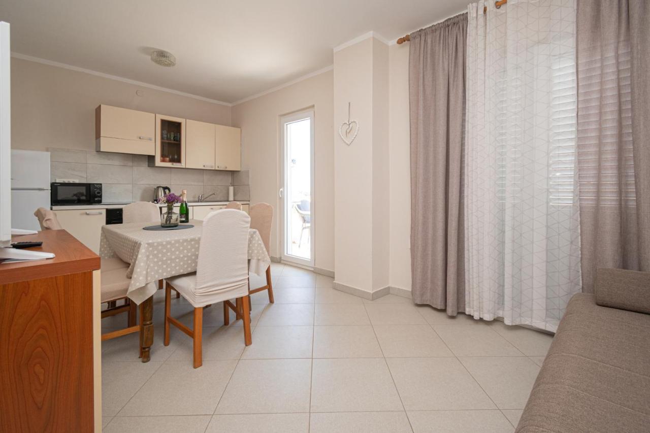 Apartment Povljana 6298B Екстериор снимка